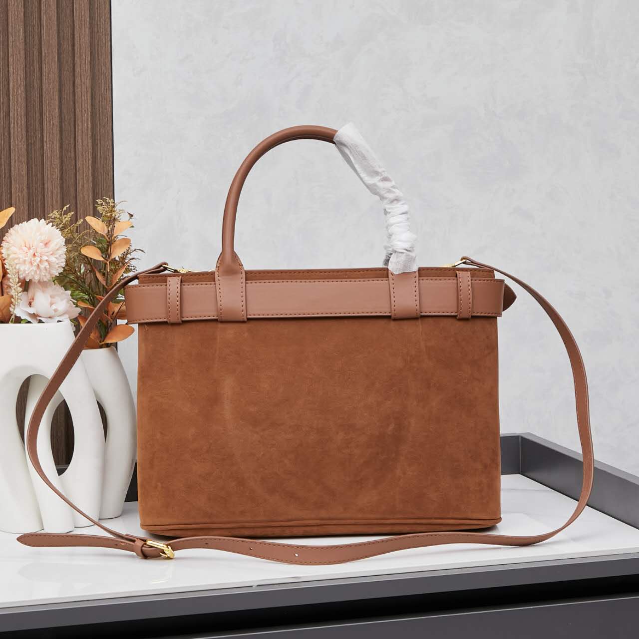 Zen shoulder tote