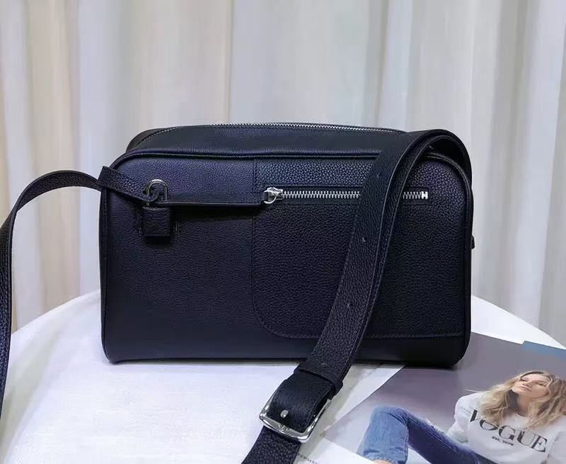 Élise Leather Shoulder Bag