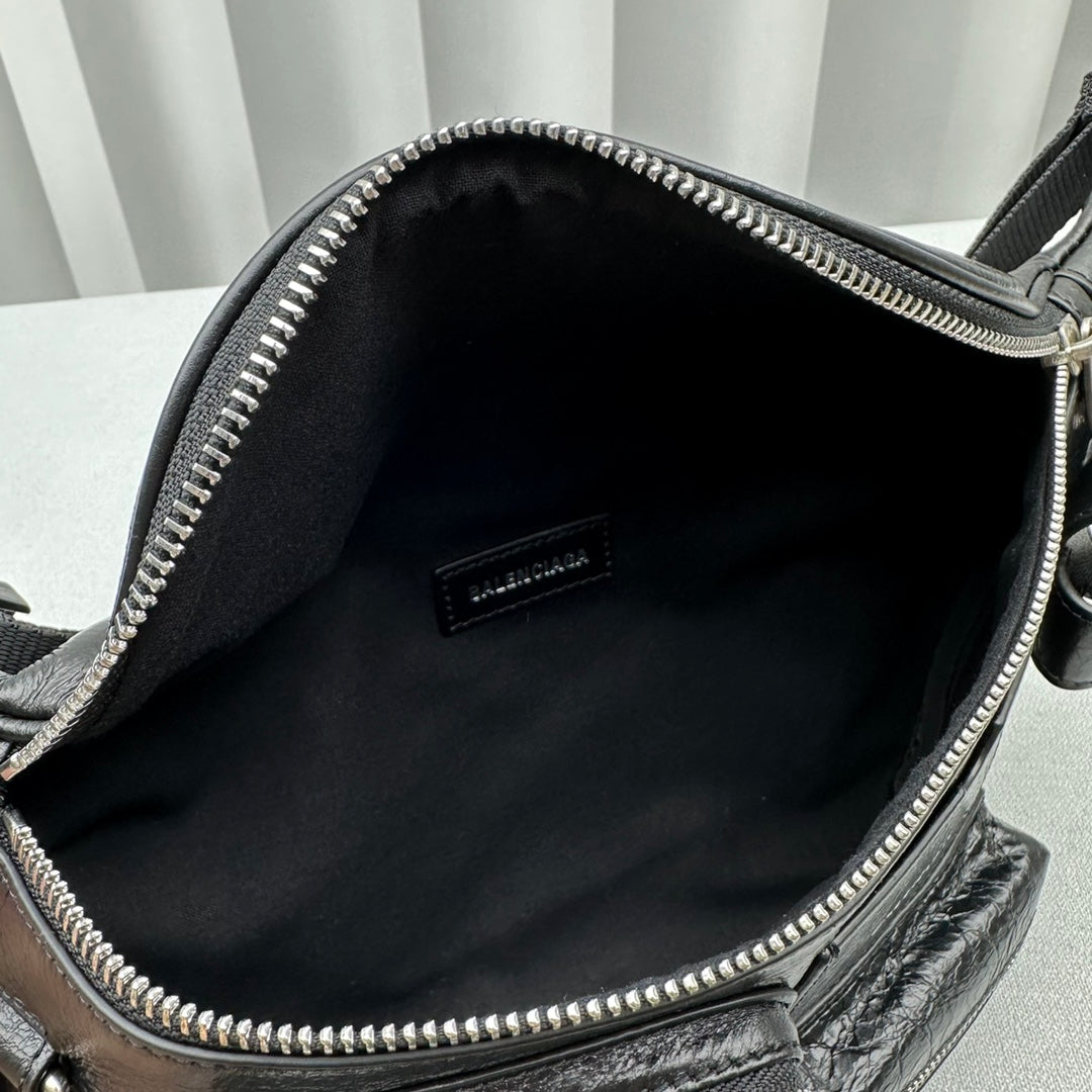 Full Grain Leather Unisex Crossbody Bag