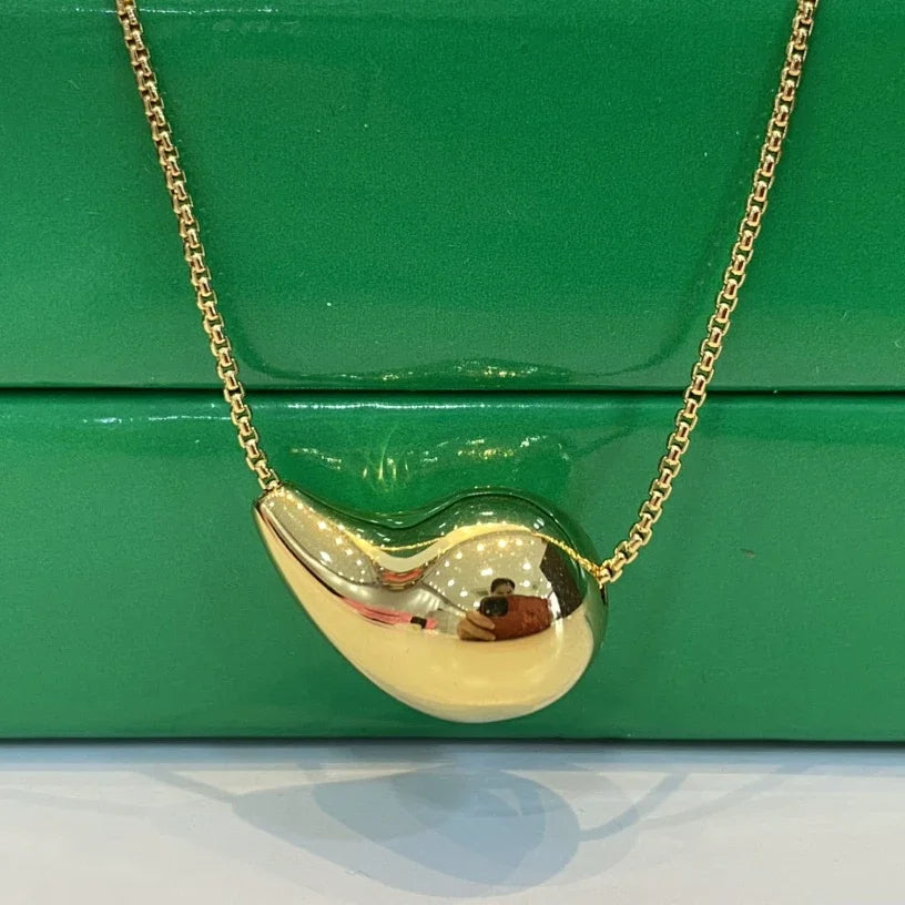 Water drops necklace