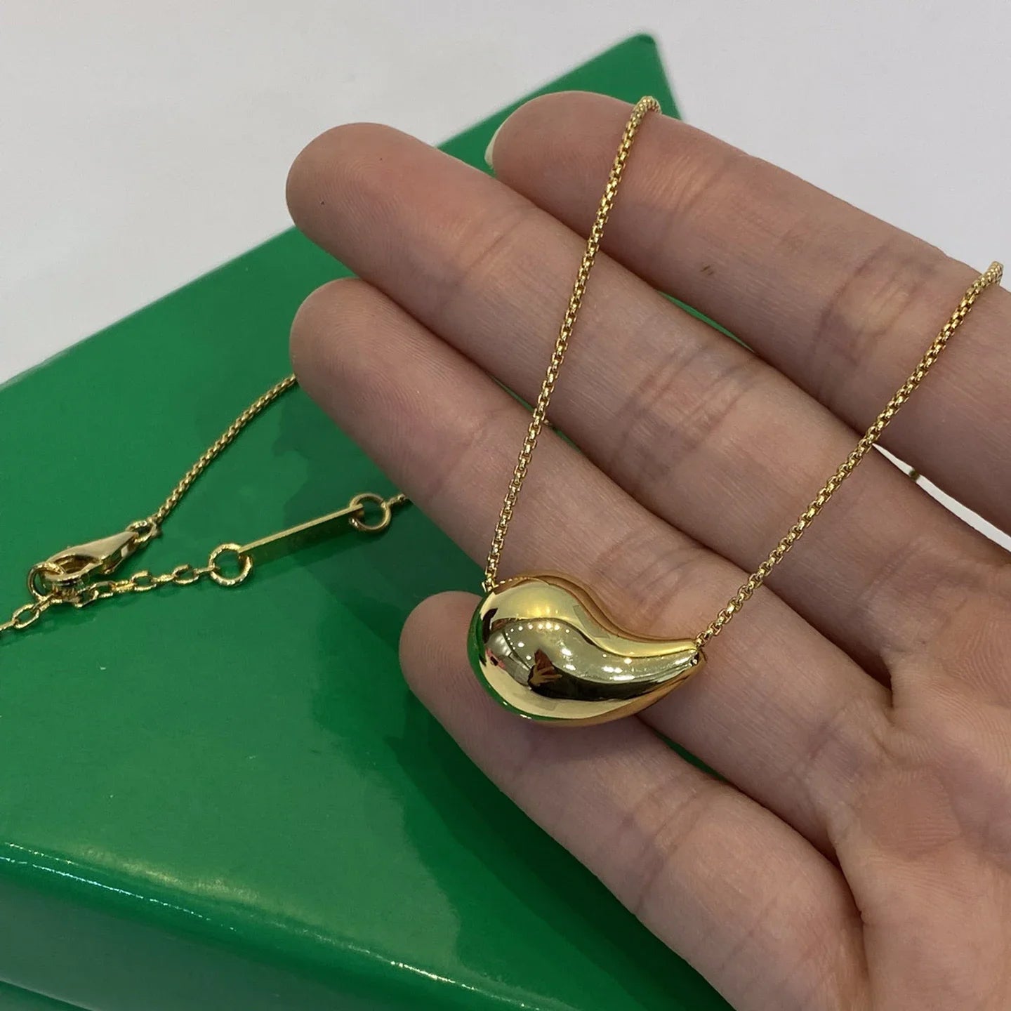 Water drops necklace