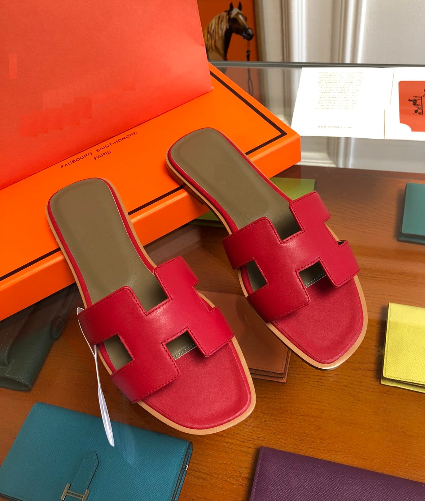 Luxury Cowhide Leather Sandals – Classic Cut Design