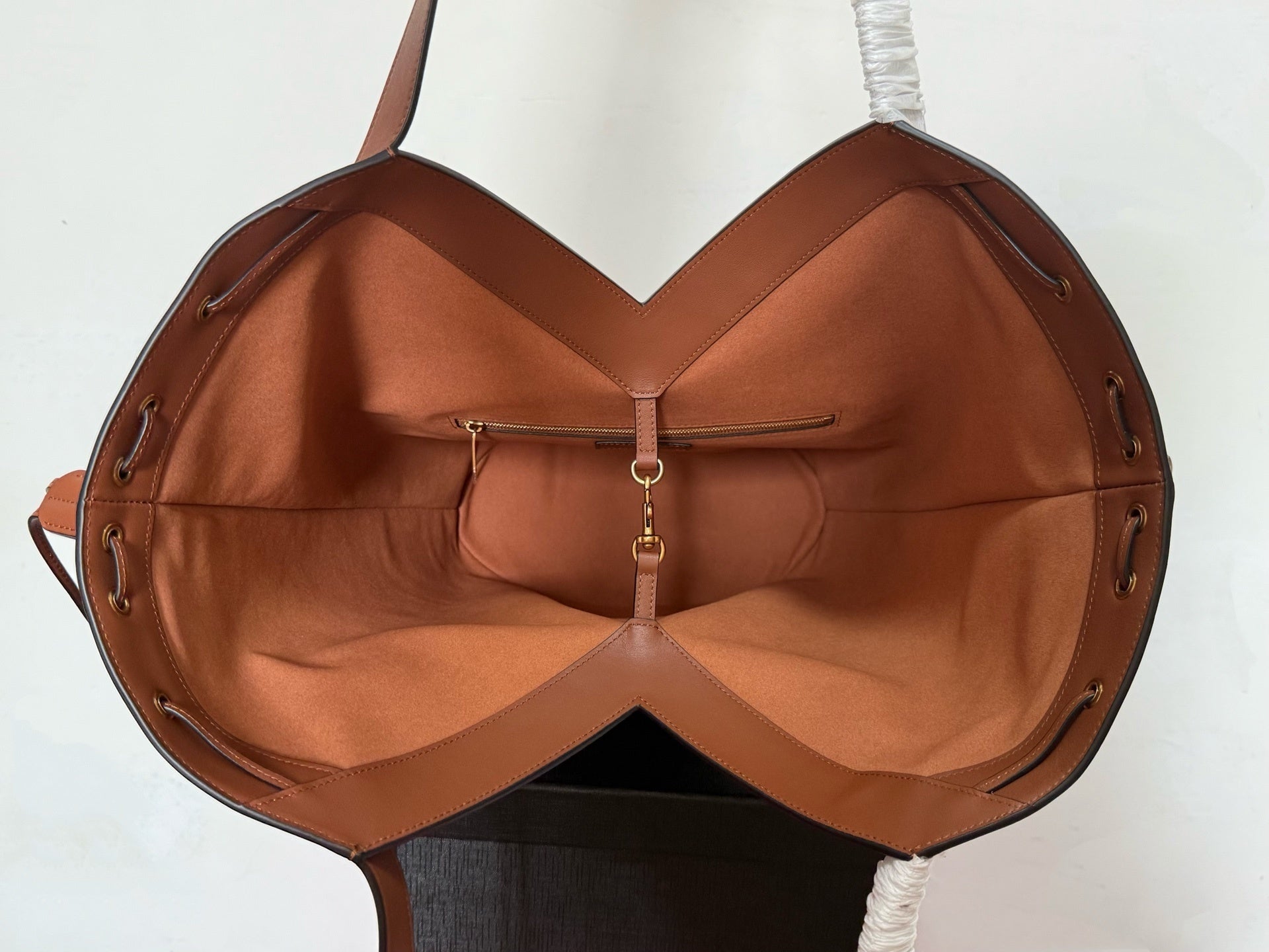 Soft Curve Cowhide Leather Hobo Bag