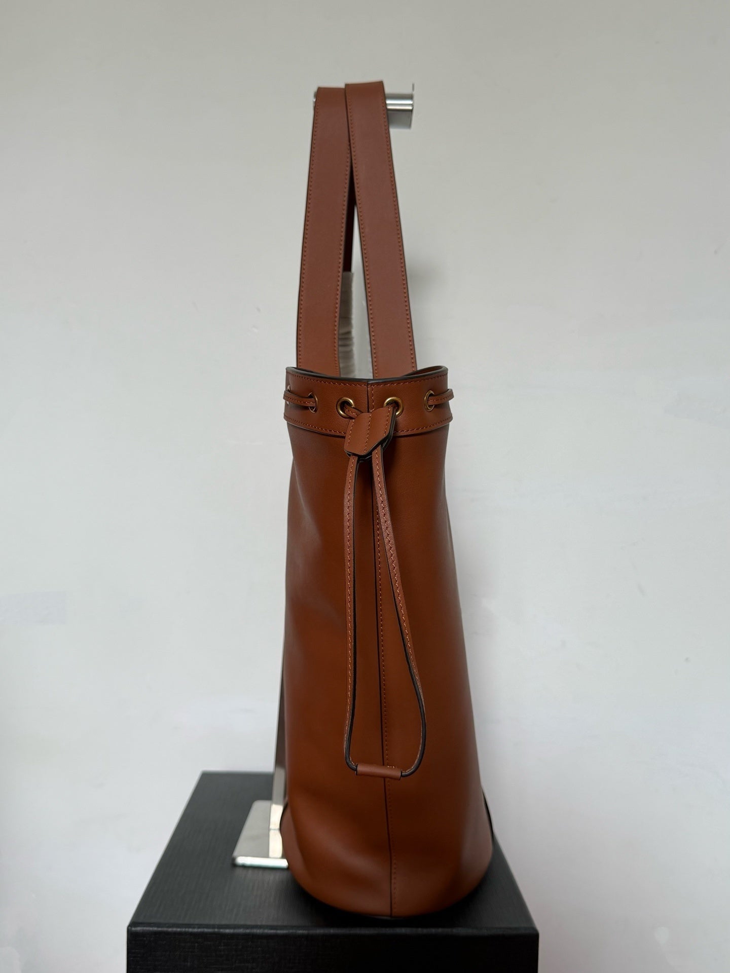 Soft Curve Cowhide Leather Hobo Bag
