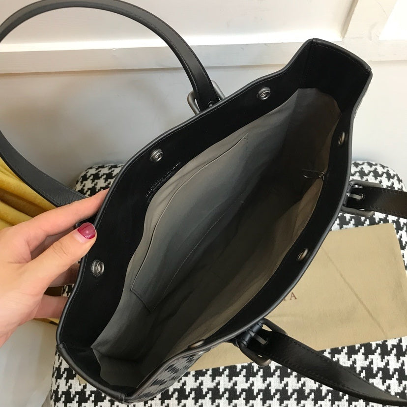 Classic Woven Leather Daily Tote