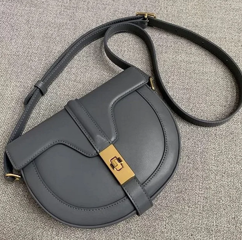 Clafskin leather shoulder bag